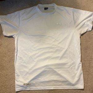 5 shirts - Under armour white tshirts. XL loose fit. New.